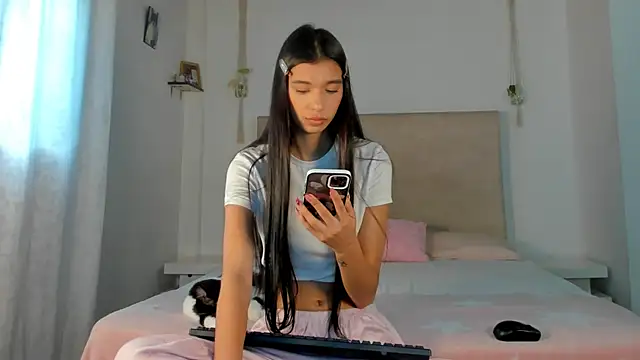 Snapshot of Katiagold chatting on June 16, 2026, 6:21 pm Katiagold online show from June 16, 2026, 6:21 pm