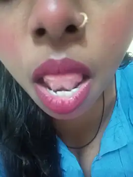 Snapshot of Sexy-Zeenat chatting on June 6, 2026, 6:07 am Sexy-Zeenat online show from June 6, 2026, 6:07 am