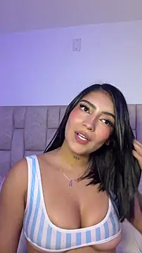 Snapshot of Nicolegh_ chatting on June 17, 2026, 2:03 am Nicolegh online show from June 17, 2026, 2:03 am