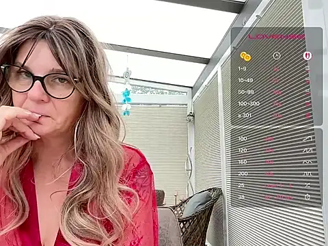Snapshot of DirtyMarie80 chatting on June 18, 2026, 5:30 am DirtyMarie80 online show from June 18, 2026, 5:30 am