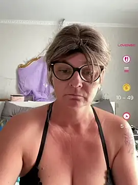 Snapshot of DirtyMarie80 chatting on July 18, 2026, 1:59 pm DirtyMarie80 online show from July 18, 2026, 1:59 pm
