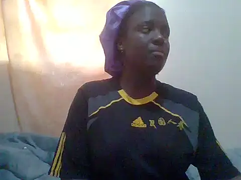 Snapshot of pinky-lip chatting on June 10, 2026, 8:35 am pinky-lip online show from June 10, 2026, 8:35 am