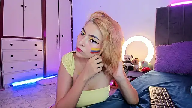 Snapshot of NatalieSterling chatting on July 7, 2026, 4:44 pm NatalieSterling online show from July 7, 2026, 4:44 pm