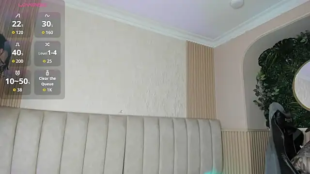 Snapshot of julimonroe_ chatting on July 1, 2026, 12:23 am julimonroe online show from July 1, 2026, 12:23 am