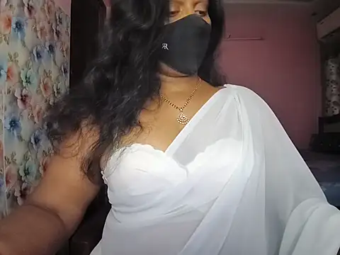 Snapshot of Meenakshy chatting on June 5, 2026, 5:25 am Meenakshy online show from June 5, 2026, 5:25 am