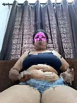 Snapshot of Hot_Sreeja_Tamil chatting on July 15, 2026, 6:51 am Hot Sreeja Tamil online show from July 15, 2026, 6:51 am