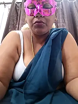 Snapshot of Hot_Sreeja_Tamil chatting on July 28, 2026, 4:19 am Hot Sreeja Tamil online show from July 28, 2026, 4:19 am