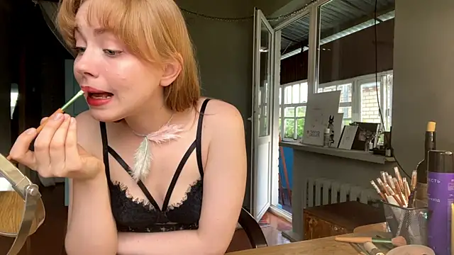 LollyAngel online show from June 28, 2026, 4:02 pm