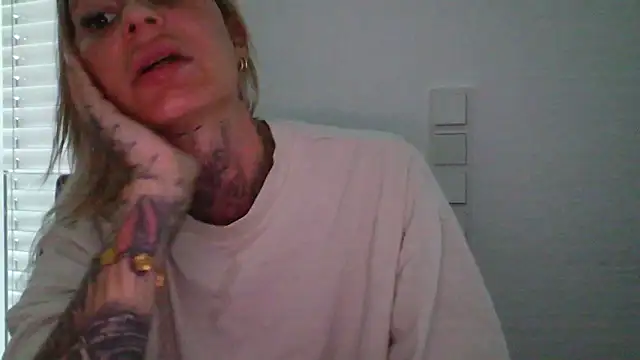 Snapshot of Sierablum chatting on June 20, 2026, 3:59 pm Sierablum online show from June 20, 2026, 3:59 pm