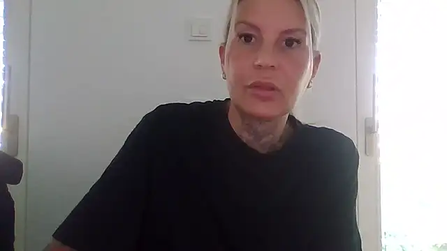 Snapshot of Sierablum chatting on June 22, 2026, 6:05 pm Sierablum online show from June 22, 2026, 6:05 pm