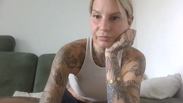 Snapshot of Sierablum chatting on July 7, 2026, 7:56 am Sierablum online show from July 7, 2026, 7:56 am
