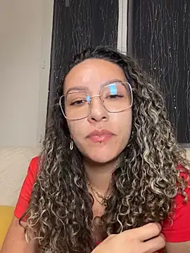 Snapshot of leana_bgeee chatting on June 15, 2026, 10:45 pm leana bgeee online show from June 15, 2026, 10:45 pm