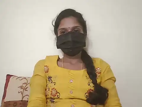 Snapshot of Sravanthi52 chatting on June 6, 2026, 1:38 pm Sravanthi52 online show from June 6, 2026, 1:38 pm