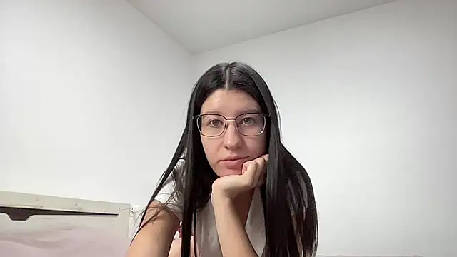 Snapshot of Leeka_08 chatting on July 4, 2026, 1:39 pm Leeka 08 online show from July 4, 2026, 1:39 pm
