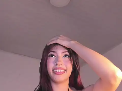 Snapshot of EvaBenely_ chatting on June 30, 2026, 6:36 am EvaBenely online show from June 30, 2026, 6:36 am
