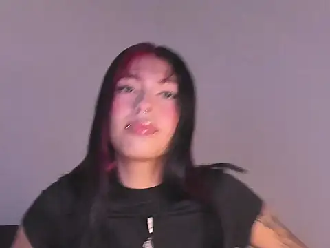 Snapshot of EvaBenely_ chatting on July 9, 2026, 6:50 am EvaBenely online show from July 9, 2026, 6:50 am