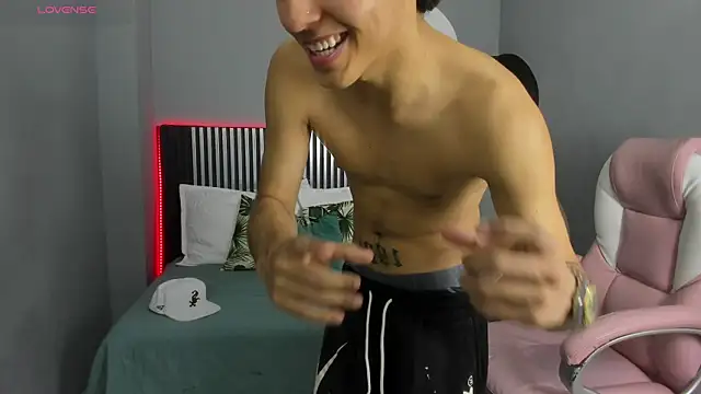 Snapshot of Axel_Mendozaa chatting on June 9, 2026, 7:58 pm Axel Mendozaa online show from June 9, 2026, 7:58 pm