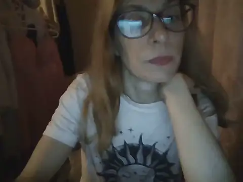 Snapshot of Aphrodity_Roxx chatting on June 20, 2026, 10:12 pm Aphrodity Roxx online show from June 20, 2026, 10:12 pm