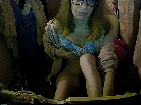 Aphrodity Roxx online show from July 31, 2026, 9:47 pm