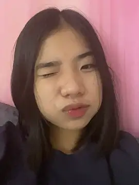 Snapshot of -Kempi- chatting on June 10, 2026, 8:35 am -Kempi- online show from June 10, 2026, 8:35 am