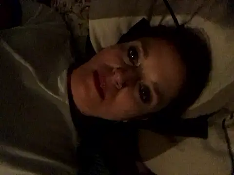 fresasabrosa69 online show from June 18, 2026, 4:57 am