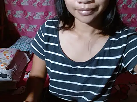 Snapshot of Itsme_Foxy_Shantale chatting on June 17, 2026, 9:05 pm Itsme Foxy Shantale online show from June 17, 2026, 9:05 pm