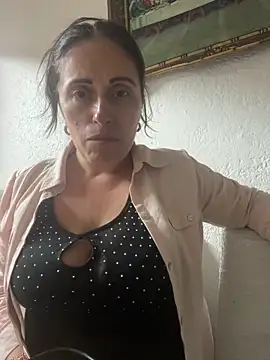 CatalinaSantana83 online show from June 10, 2026, 1:17 am
