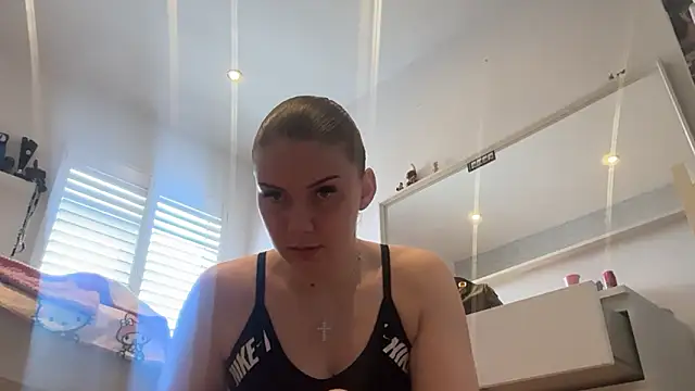 Melissamayy online show from June 17, 2026, 4:41 pm