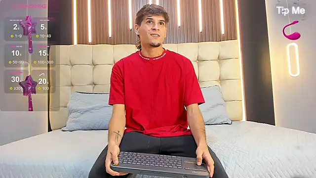 Snapshot of Zack23__ chatting on July 2, 2026, 3:17 am Zack23 online show from July 2, 2026, 3:17 am