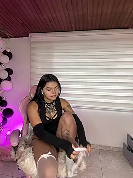 Snapshot of mia_zafirr chatting on July 16, 2026, 9:43 pm mia zafirr online show from July 16, 2026, 9:43 pm