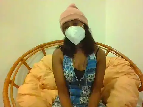 Snapshot of queen_shelly chatting on July 3, 2026, 9:21 pm queen shelly online show from July 3, 2026, 9:21 pm