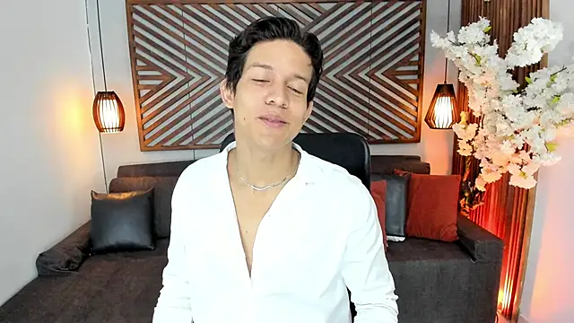 Snapshot of LevinFox chatting on June 16, 2026, 11:24 am LevinFox online show from June 16, 2026, 11:24 am
