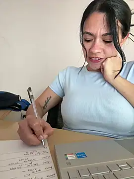 Snapshot of vanellopeFoxx chatting on July 17, 2026, 5:18 pm vanellopeFoxx online show from July 17, 2026, 5:18 pm