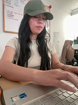 Snapshot of vanellopeFoxx chatting on July 24, 2026, 5:11 pm vanellopeFoxx online show from July 24, 2026, 5:11 pm