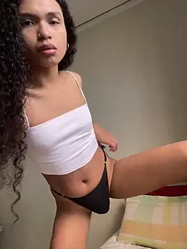 Snapshot of AnaAngel_ chatting on July 15, 2026, 1:16 pm AnaAngel online show from July 15, 2026, 1:16 pm