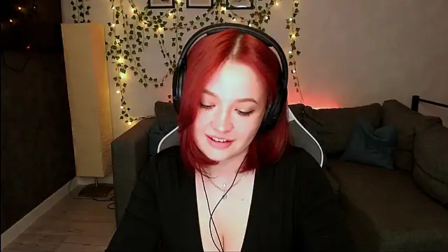 Snapshot of MiaSelene_ chatting on June 18, 2026, 1:50 am MiaSelene online show from June 18, 2026, 1:50 am
