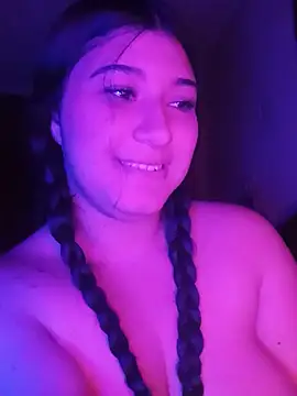 Snapshot of MaraLuna_ chatting on June 7, 2026, 8:07 am MaraLuna online show from June 7, 2026, 8:07 am