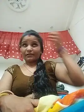 Snapshot of Cut_rani64 chatting on August 6, 2026, 1:35 pm Cut rani64 online show from August 6, 2026, 1:35 pm