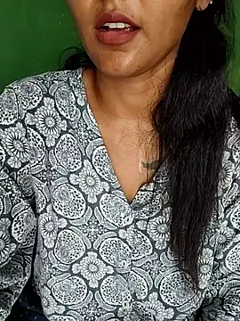 Miss-cutee online show from June 18, 2026, 11:47 am