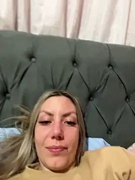 Snapshot of Alana_sc chatting on June 17, 2026, 1:19 am Alana sc online show from June 17, 2026, 1:19 am