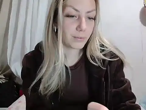 Snapshot of Alana_sc chatting on June 21, 2026, 5:04 pm Alana sc online show from June 21, 2026, 5:04 pm