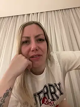 Snapshot of Alana_sc chatting on July 18, 2026, 9:29 pm Alana sc online show from July 18, 2026, 9:29 pm