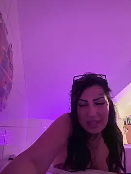 Snapshot of Arabella05 chatting on June 16, 2026, 12:35 am Arabella05 online show from June 16, 2026, 12:35 am