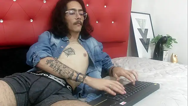 bigcock robert online show from June 20, 2026, 7:49 pm