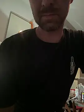 Snapshot of b-machine chatting on July 5, 2026, 5:36 am b-machine online show from July 5, 2026, 5:36 am