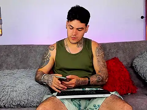 Austin Rayne online show from July 9, 2026, 4:38 am