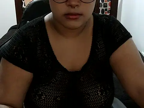 Lolacurly69 online show from June 17, 2026, 2:36 am