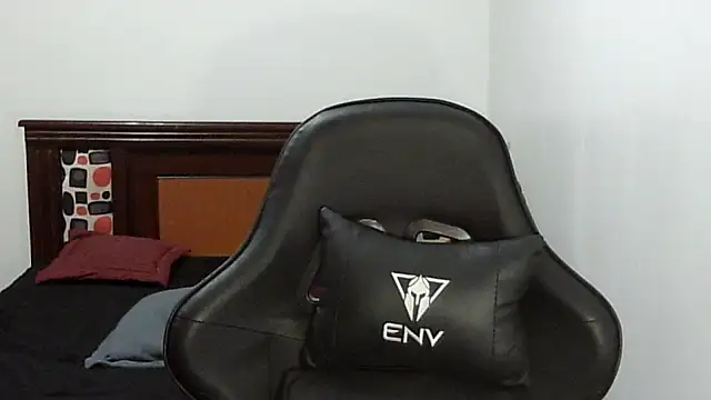 Lolacurly69 online show from July 1, 2026, 11:59 pm