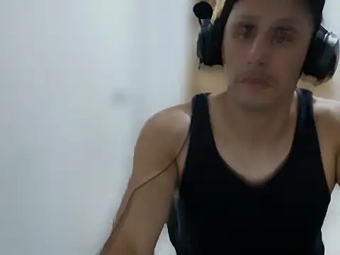 Snapshot of herbertsheff chatting on June 24, 2026, 12:31 am herbertsheff online show from June 24, 2026, 12:31 am