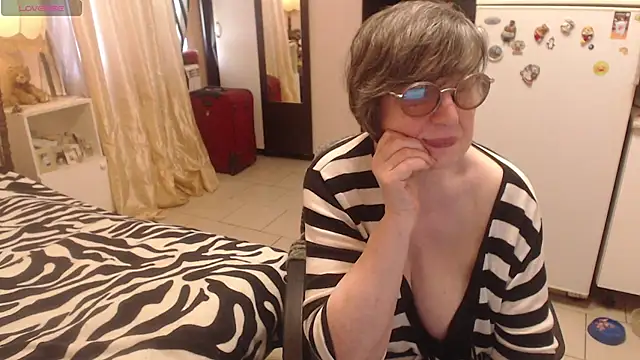 Sharon Amore online show from June 14, 2026, 12:40 pm